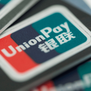 Банки взвинтили тарифы на карты с UnionPay